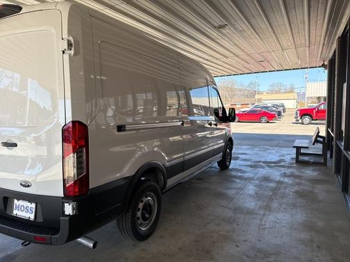 2025 Ford Transit-250 148 WB Medium Roof Cargo