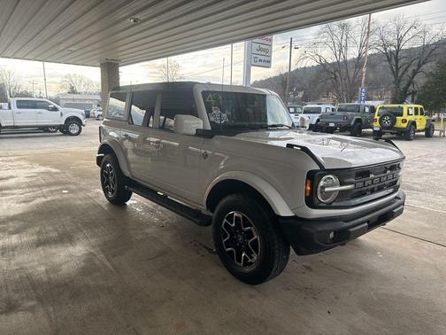 2024 Ford Bronco Outer Banks
