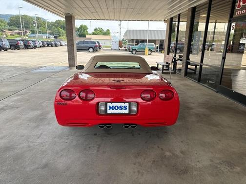 2004 Chevrolet Corvette Base