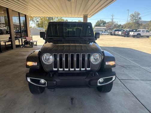 2023 Jeep Gladiator Overland
