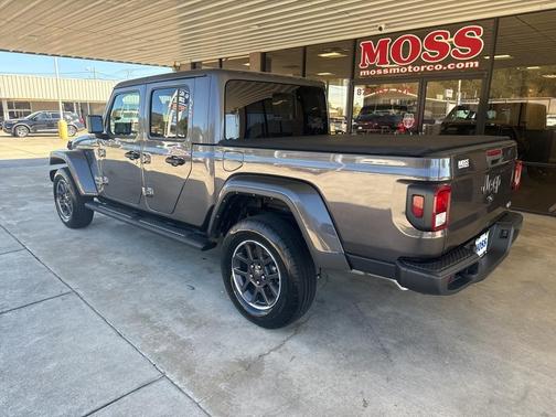 2023 Jeep Gladiator Overland