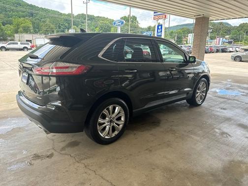 Forged Green Metallic 2024 Ford Edge Titanium
