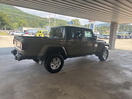 2020 Jeep Gladiator Sport