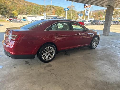 2018 Ford Taurus Limited