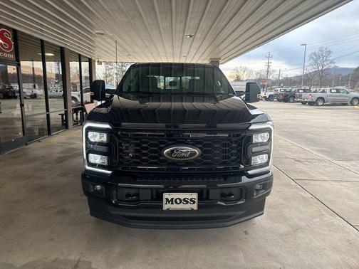 Agate Black Metallic 2026 Ford F-250 XLT