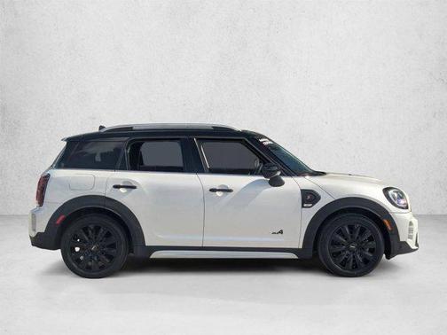 Nanuq White Metallic 2023 MINI Countryman Cooper S ALL4