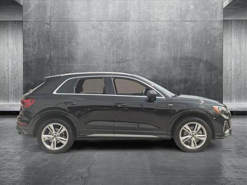 2022 Audi Q3 45 S line Premium