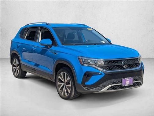 Cornflower Blue 2022 Volkswagen Taos 1.5T SE