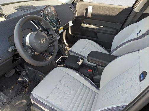 Midnight Black II Metallic 2026 MINI Countryman Cooper S ALL4