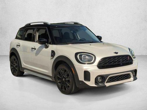 Nanuq White Metallic 2023 MINI Countryman Cooper S