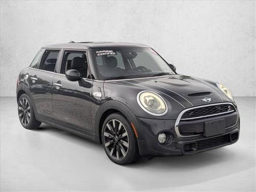 Moonwalk Grey Metallic 2018 MINI Hardtop Cooper S
