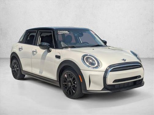 Nanuq White Metallic 2023 MINI Hardtop Cooper