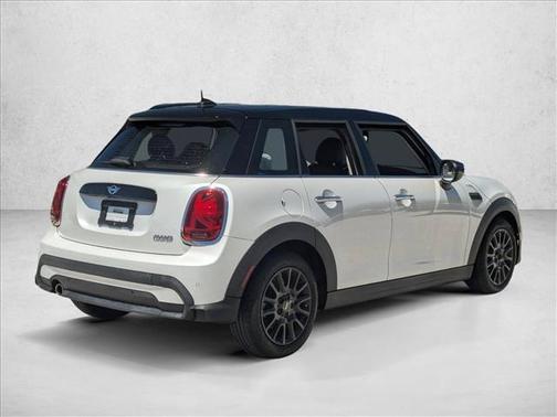 Nanuq White Metallic 2023 MINI Hardtop Cooper