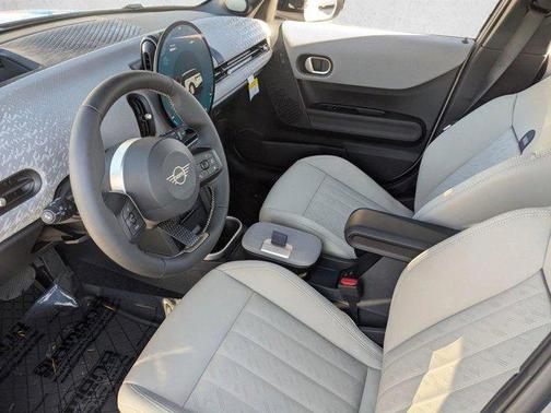 Nanuq White Metallic 2026 MINI Hardtop Cooper