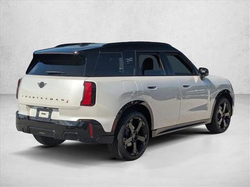 Nanuq White Metallic 2027 MINI Countryman Cooper S ALL4