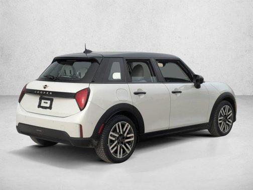 Nanuq White Metallic 2026 MINI Hardtop Cooper
