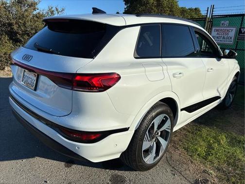 2025 Audi Q6 e-tron Premium Plus quattro