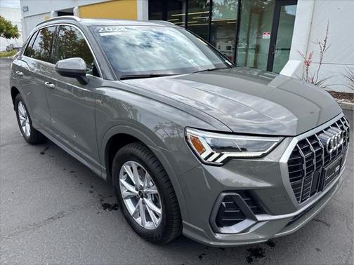 2024 Audi Q3 Premium 45 TFSI S line quattro Tiptronic