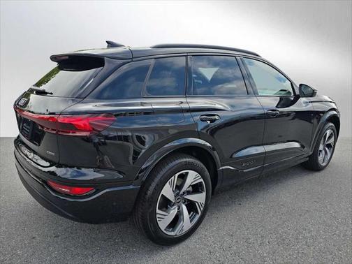 2025 Audi Q6 e-tron Premium Plus quattro