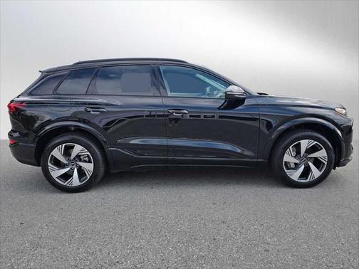 2025 Audi Q6 e-tron Premium Plus quattro