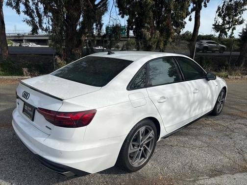 2024 Audi A4 Premium Plus 45 TFSI S line quattro S tronic