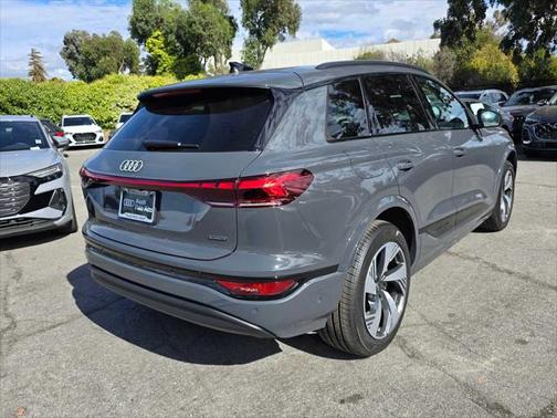 2025 Audi Q6 e-tron Premium Plus quattro