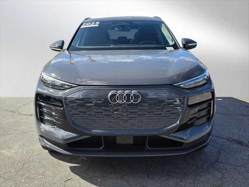 2025 Audi Q6 e-tron Premium Plus quattro