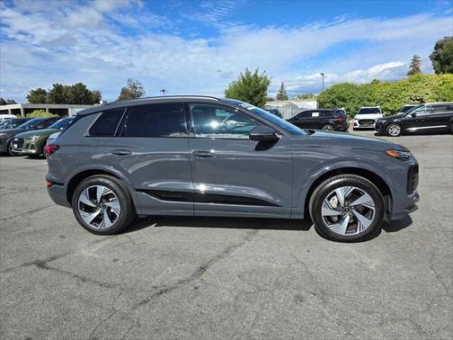 2025 Audi Q6 e-tron Premium Plus quattro
