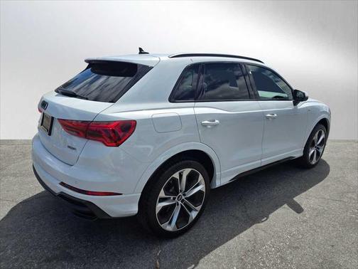 2022 Audi Q3 Premium Plus 45 TFSI S line quattro Tiptronic