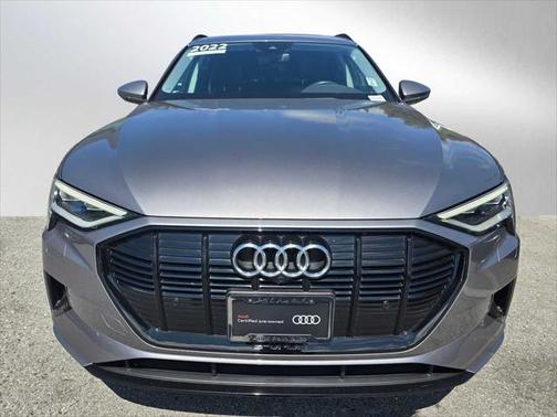 2022 Audi e-tron Premium quattro