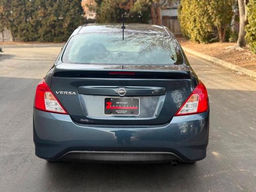 2017 Nissan Versa 1.6 S+