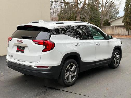 2020 GMC Terrain SLT