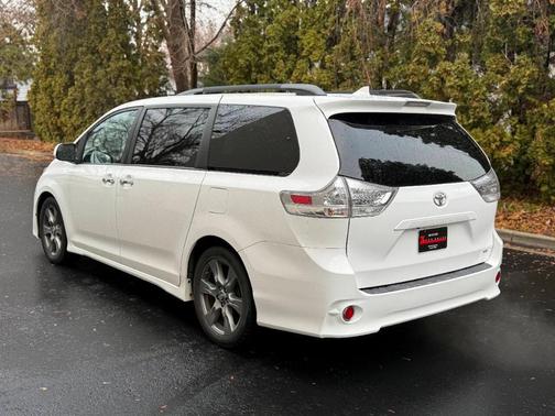 2018 Toyota Sienna SE Premium