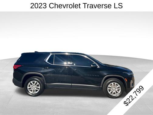 2023 Chevrolet Traverse LS