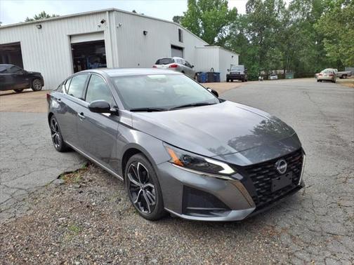 2024 Nissan Altima SR FWD
