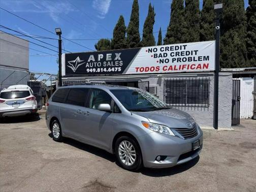 2014 Toyota Sienna XLE