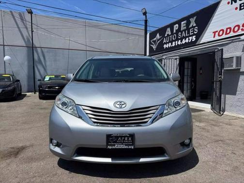 2014 Toyota Sienna XLE