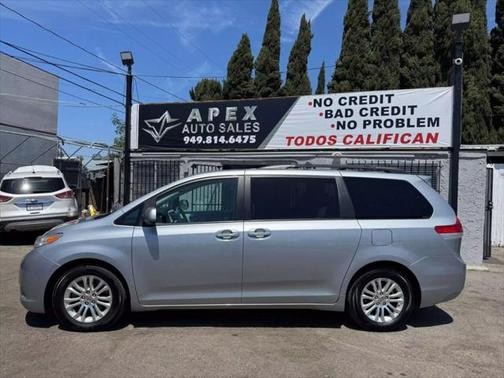 2014 Toyota Sienna XLE