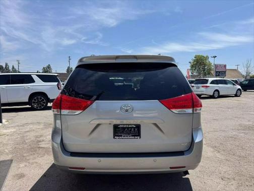2014 Toyota Sienna XLE