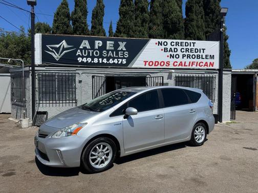2014 Toyota Prius v Two