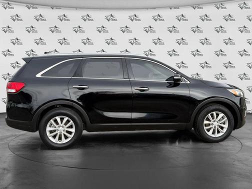 Black 2017 Kia Sorento LX