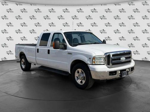 White 2005 Ford F-250 Lariat