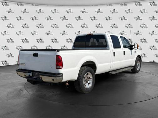 White 2005 Ford F-250 Lariat