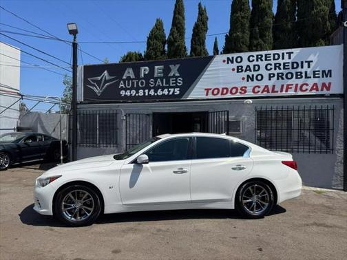 2015 INFINITI Q50 Base