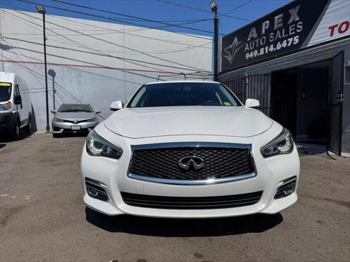 2015 INFINITI Q50 Base