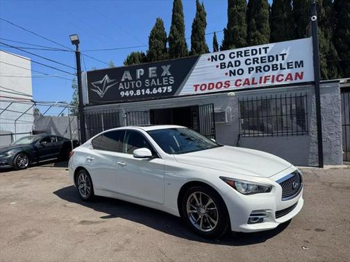 2015 INFINITI Q50 Base