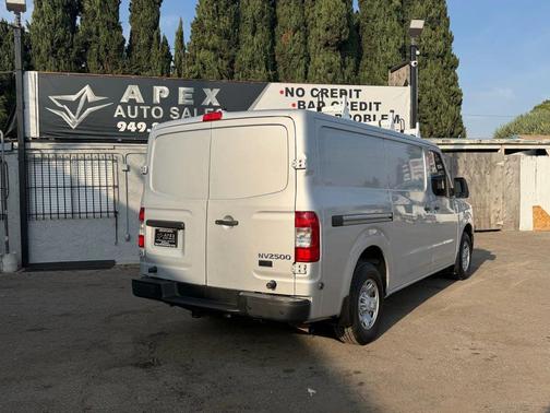 2016 Nissan NV Cargo NV2500 HD SV V6