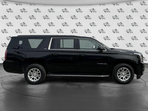 Black 2017 GMC Yukon XL SLT