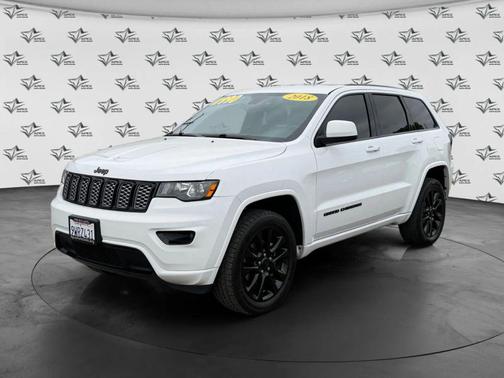 White 2018 Jeep Grand Cherokee Altitude