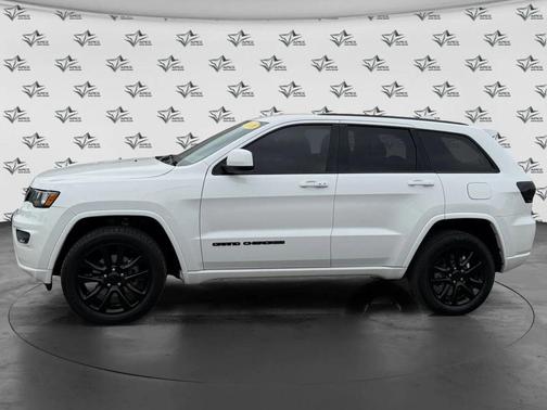 White 2018 Jeep Grand Cherokee Altitude
